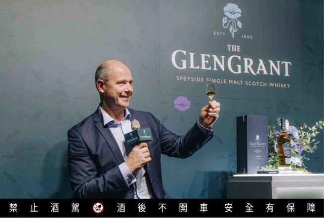 格蘭冠首席釀酒師Greig Stables特別來台分享《The Glasshouse Collection》的創作靈感。（圖/業者提供）