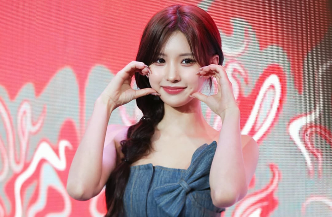 全恩菲未來活動企劃全數喊卡，引起外界揣測。（圖／IG@_j.eunb）