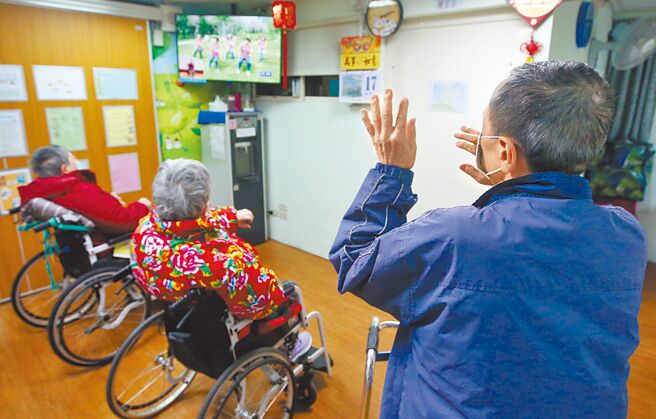 长照3.0规划建立「復健到復能」一条龙服务，急性病床治疗后，可顺利衔接下转医院、机构，接受物理治疗、职能治疗、语言治疗。图／本报资料照片