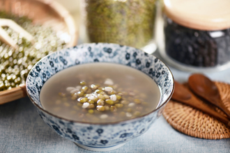 綠豆蓮子湯消暑助眠 還能抗發炎 醫：2族群有禁忌