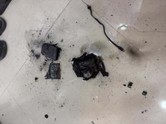 「有自燃風險」才召回70萬顆 ANKER行動電源突燒成火球 他嚇傻