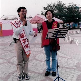 昔遭笑稱「羅三千」今選黨主席 羅智強PO愛妻首張合照憶情史
