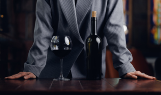 想帶女店員走被拒！高雄醉男惱羞狂噴辣椒水 遭掄酒瓶爆頭