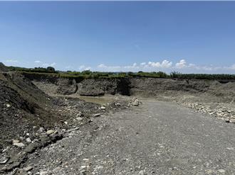 高雄盜採案接連爆！民眾再指「高美大橋」附近有大坑洞