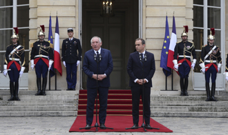 法國新總理中止前任取消2國定假日的提議