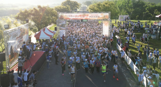 史上首次！六十石山馬拉松 2千多名國內外選手奔馳金針花海與稻田 縱谷觀光爆棚