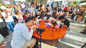 台南 赤嵌周末开趴 听老歌、大食甜点