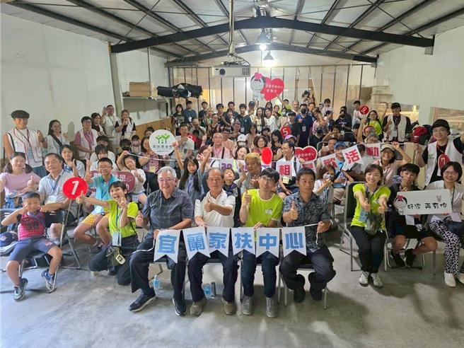 宜兰家扶中心今（14）日举办「牵手童行，快乐无敌」认养人与认养童相见欢活动，现场洋溢着笑声与感动。（宜兰家扶中心提供／吴佩蓉宜兰传真）