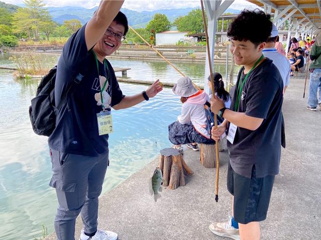 宜兰家扶中心今（14）日举办「牵手童行，快乐无敌」认养人与认养童相见欢活动，现场洋溢着笑声与感动。（宜兰家扶中心提供／吴佩蓉宜兰传真）