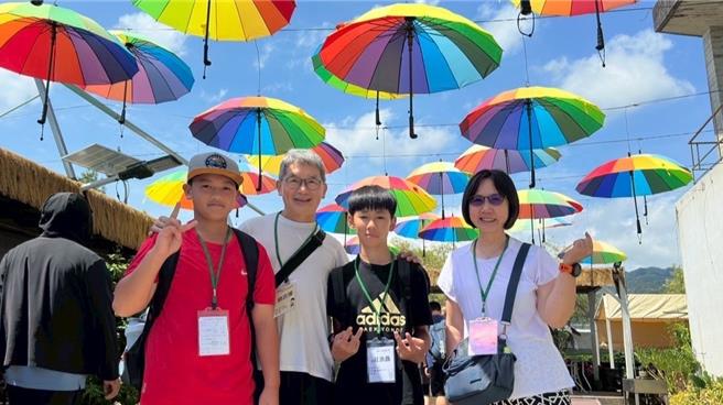 宜兰家扶中心今（14）日举办「牵手童行，快乐无敌」认养人与认养童相见欢活动，现场洋溢着笑声与感动。（宜兰家扶中心提供／吴佩蓉宜兰传真）