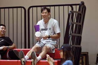 U19籃球聯盟》呂政儒場邊替愛子加油 兒最愛球星卻不是他