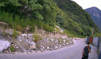 工地遭竊2嫌「搭小黃扛贓物」投案　花蓮警追幕後有無教唆