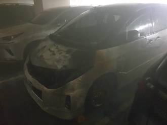 快訊》北市雙城街火警！B4停車場轎車突冒火　警消急灌救