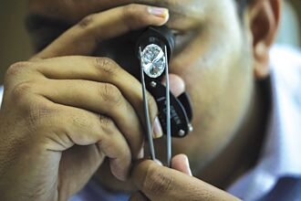 關稅衝擊鑽石之都