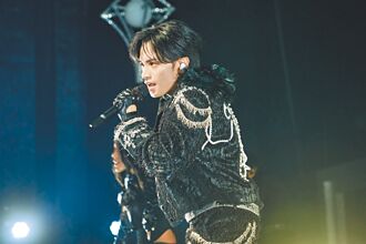 中島健人興奮收《遊戲王》鑽卡