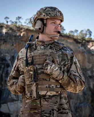 摩托羅拉、諾基亞合作 打造英軍戰術通訊網