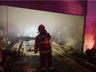 高雄大寮3.5小時內連2工廠火警    起火原因調查中