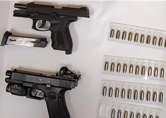 整車K味露餡！男偕大舅子運毒 新北警攔截10公斤毒2把槍