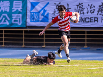 少見！橄欖球選手考上護理師 進加護病房工作