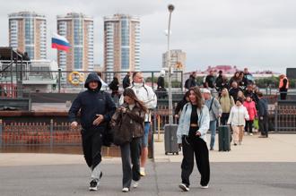 大陸對俄免簽生效！旅客直奔人氣茶飲店「 坐船僅需5分鐘」