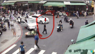 三峽驚現「機車破壞王」！拔電線、毀踏墊　詐高額修車費