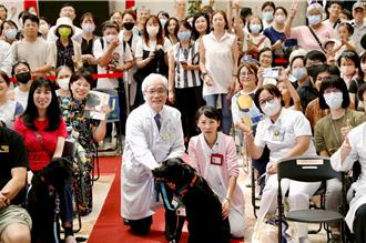 北榮輔助犬歐巴退休 歐佳接棒繼續療癒病人