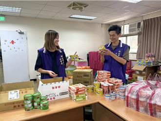 宫庙捐赠普渡物资助弱势  最爱泡麵和鲭鱼罐头