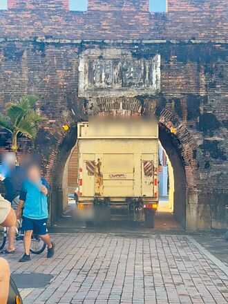 恆春西門又遭卡門 擬禁四輪車