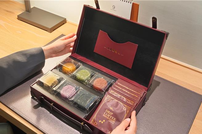 10月6日(含)前，旅客入住「逸享中秋 星月相迎」住房專案，即享自助式晨光早餐、「月慕」中秋禮盒、精品濾掛咖啡、餐飲優惠券及隱藏版住宿券抽獎機會。（圖／和逸飯店高雄中山館）