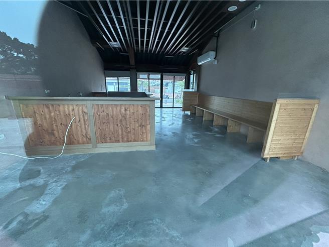 屏东书院轻食区业者在今年4月因经营困难提早解约，县政府因而遭屏东审计室点名检讨管理缺失，对此，民政处表示，积极招商中。（谢佳潾摄）