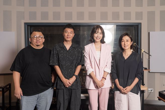 錄音師錢煒安（左起）、跨年煙火音樂計畫總製作人盧律銘、台北101董事長賈永婕與北流董事長黃韻玲。（圖／北流提供）