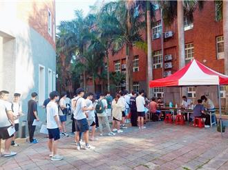 金大喜迎逾700新生 「以人為本」在校體檢安心就學