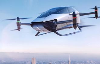 大陸小鵬公司飛行車在航展彩排期間相撞 一迫降一墜毀