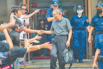 批入人於罪 柯嗆檢去查賴手機