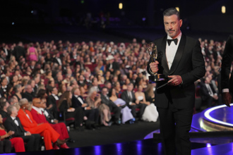 《吉米夜現場》名主持人評柯克失言 節目遭無限期停播