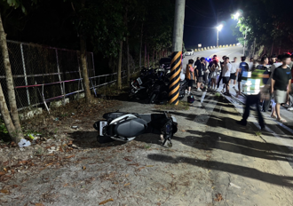 朝陽科大男大生騎車失控！ 擊落路邊7機車釀 2人傷