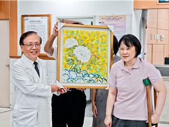 花蓮慈院整外發表《刀鋒下的溫柔》 30年救命故事感動人心