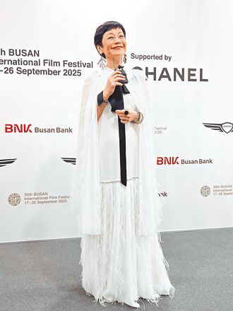 張艾嘉釜山獲獎 仍努力工作是幸福事