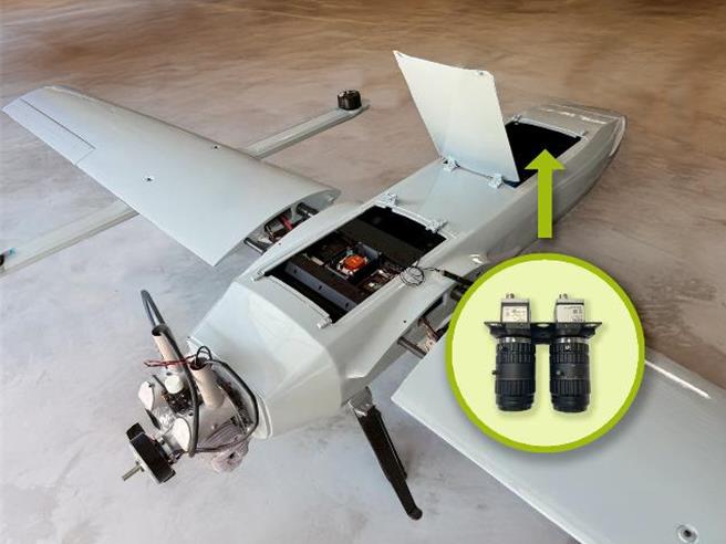 為提升國內高空無人機在國土安全監測與環境災害評估的自主性，國家實驗研究院國家儀器科技研究中心與雲林科技大學合作，成功研發具備4個光譜波段的多光譜儀，並搭載於複合動力垂直起降的無人機。（圖／國研院）