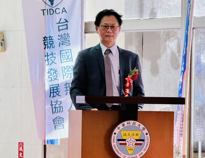 李禮仲表示希望中華科大能在地深耕，與政府與產業攜手合作，讓AI與無人載具教育在這裡扎根，成為南港產業升級的重要引擎。(戴志揚翻攝)