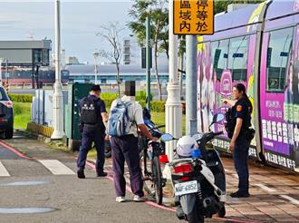 4天3撞！高雄轻轨又出车祸 脚踏车违规擦撞列车