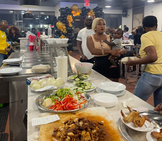 牛排吃一半昏倒 34歲男遭店員冷血拖出店家「隔天成屍體」螞蟻爬滿身