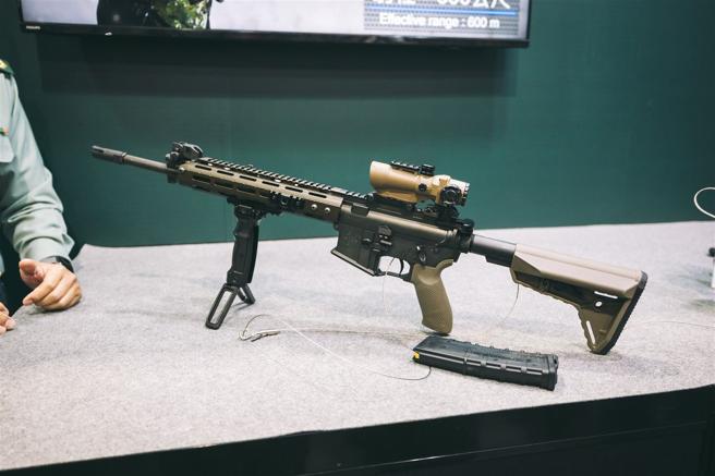 5.56公厘T112战斗步枪。（图：记者陈彦陵）