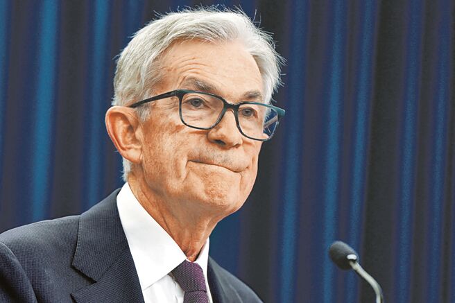 联准会主席鲍尔表示，此次是「风险控管式」降息，主要在于应对就业市场疲软。（路透）