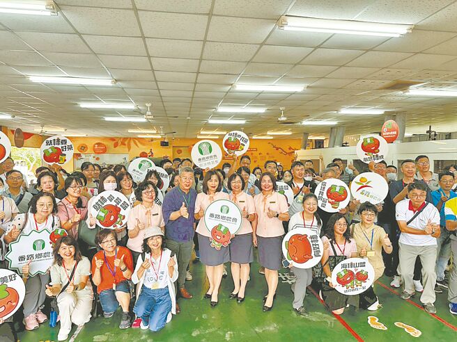 嘉義縣番路鄉農會展現專業服務態度，熱情接待台中市政府參訪團。（番路鄉會農會提供／廖素慧嘉縣傳真）