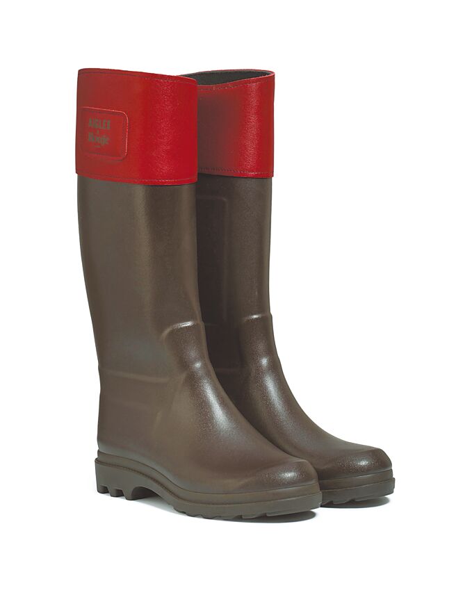 AIGLE X ROUJE巴黎時尚浪漫印花聯名長筒膠靴，1萬2800元。（AIGLE提供）