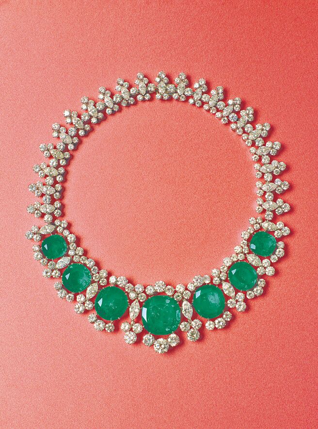 BVLGARI Heritage典藏系列彩Seven Wonders七大奇蹟祖母绿钻石项炼，约1961年。（BVLGARI提供）