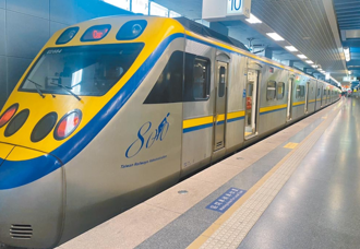 現逮逃票仔 台鐵列車長超帥應答 乘客全high了