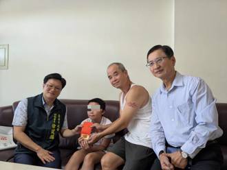 丹娜絲風災遭鐵條插顱重傷    臺南12歲女孩康復返校   市府持續關懷送暖