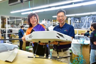 中市隱形冠軍「通琦企業」打進航太國際供應鏈    經發局長肯定超大型模具設計製作能力